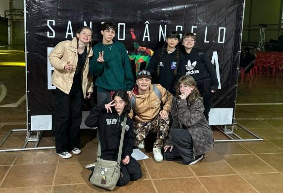 A coreografia ''Just Fun'' garantiu o 1º lugar na categoria Júnior do estilo Danças Urbanas no 19º Festival Santo Ângelo em Dança.
