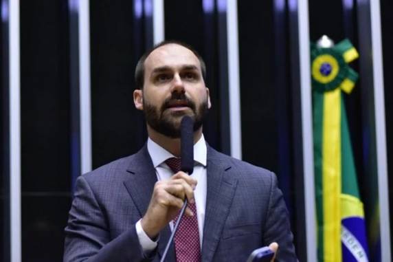 A movimentação ocorre após PT e PSOL apresentarem recursos contra o político, alegando que as condutas de Eduardo são incompatíveis com o decoro parlamentar