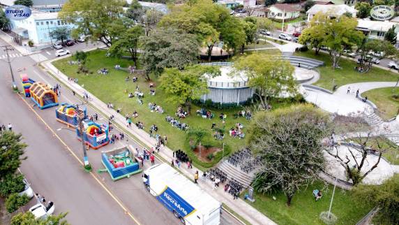 A Administração Municipal, por meio da Secretaria de Cultura, juntamente com o Sesc/Senac, agradeceu a participação da comunidade nos eventos alusivos à Semana da Família.