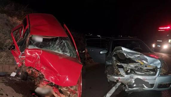 Colisão frontal deixou uma vítima fatal e dois homens feridos no Extremo Oeste de Santa Catarina