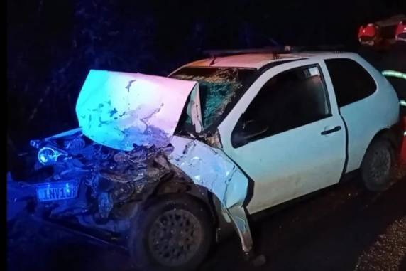 Acidente ocorreu por volta das 4h20min, no sentido Capital-Interior. Vítimas foram socorridas em estado grave