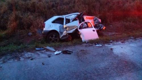 Acidente envolveu dois veículos e deixou três mortos e dois feridos na BR-468, próximo a Três Passos.
