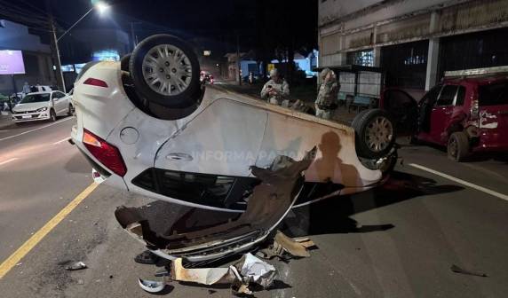 Colisão ocorreu no início da noite desta segunda-feira no centro da cidade
