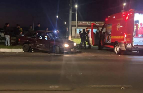 Condutora de 44 anos foi encaminhada para atendimento na UPA; outro motorista não se feriu