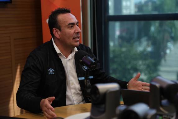 Então pré-candidato fez o anúncio no ''Sala de Redação'' e garantiu que decisão é irreversível