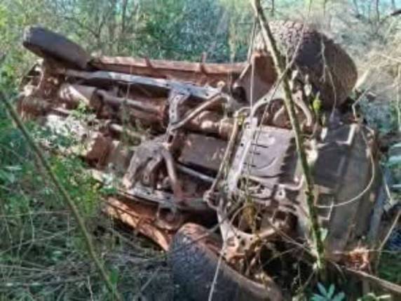 Vítima de 21 anos conduzia uma caminhonete quando saiu da pista na Faixinha; outro envolvido não corre risco de vida