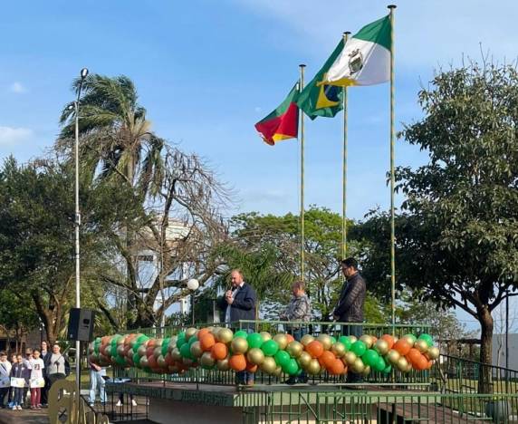 Chegada do Fogo Simbólico e apresentações culturais marcaram a abertura oficial das festividades