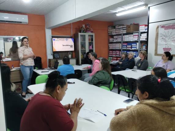 Atividade envolveu mulheres do Serviço de Convivência e Fortalecimento de Vínculos e incentivou o empreendedorismo feminino