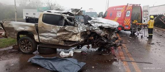 Colisão entre caminhonete e carreta no trevo de acesso à Udesc resulta na morte de agricultor de 34 anos