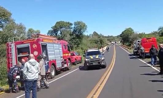 Carro caiu de ponte e foi parar em arroio entre Vitória das Missões e São Miguel das Missões