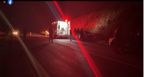 Fiat Uno capota na ERS-330 próximo ao pórtico de saída para Tenente Portela