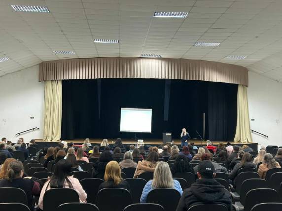 Iniciativa busca fortalecer a rede de proteção à infância e juventude, promovendo estratégias de prevenção à violência extrema e valorizando a atuação conjunta entre escolas e instituições.