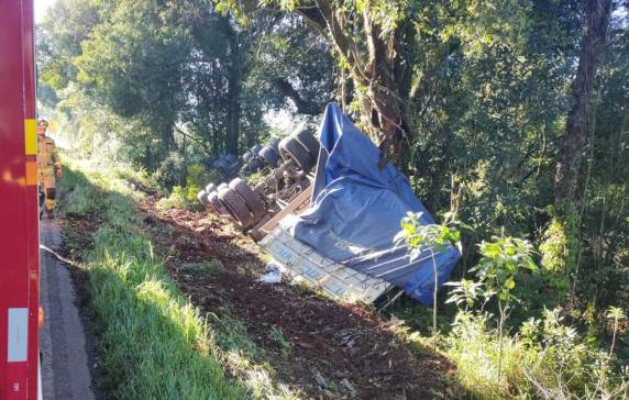 Acidente no km 471 da BR-285 resultou apenas em danos materiais e não afetou o tráfego