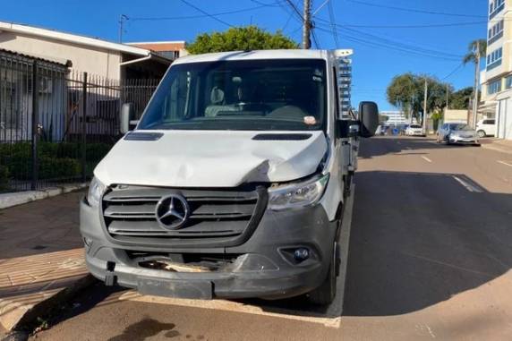 Colisão foi registrada no cruzamento das ruas Uruguai e Mascarenhas. Vítimas foram encaminhadas para o Hospital São Vicente de Paulo