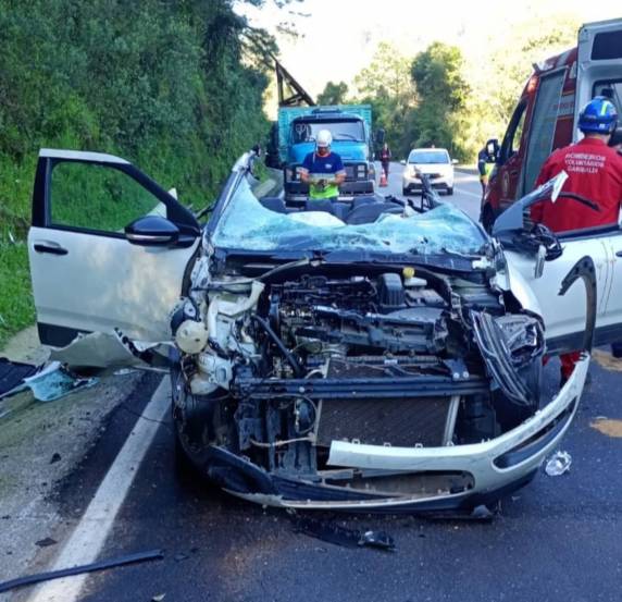 Os dois veículos trafegavam no sentido Farroupilha-Garibaldi.