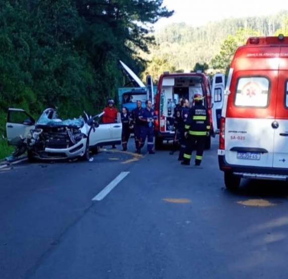Os dois veículos trafegavam no sentido Farroupilha-Garibaldi.