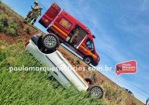 Acidente deixou duas mulheres feridas; motorista teria sofrido mal súbito