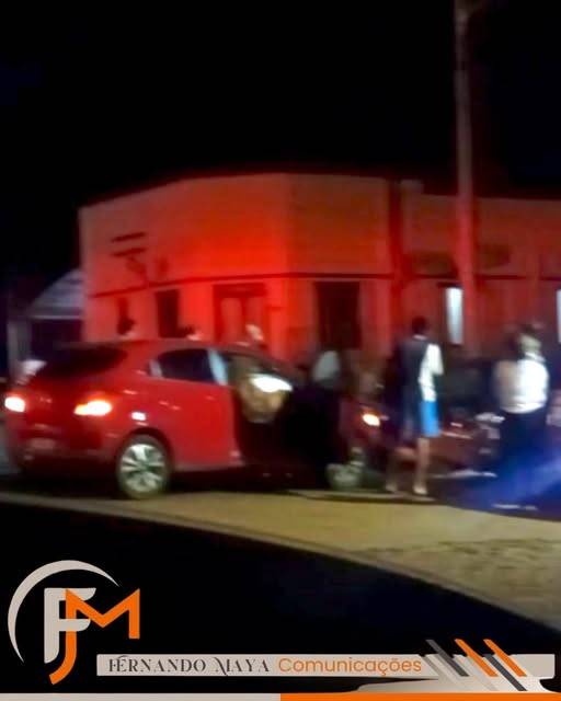 Acidente ocorreu na noite deste domingo (14) na Avenida Senador Pinheiro Machado