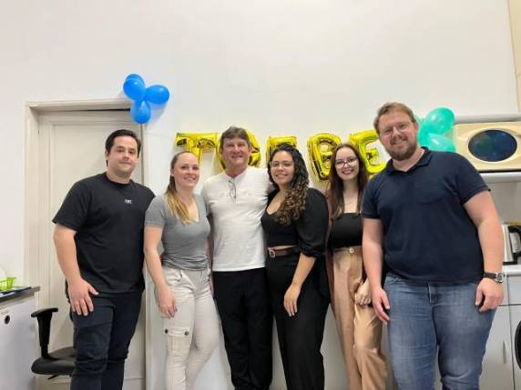 Servidor Luiz Carlos Toebe encerra 19 anos à frente do Cartório Eleitoral de Três de Maio e inicia nova fase dedicado à família e à marcenaria