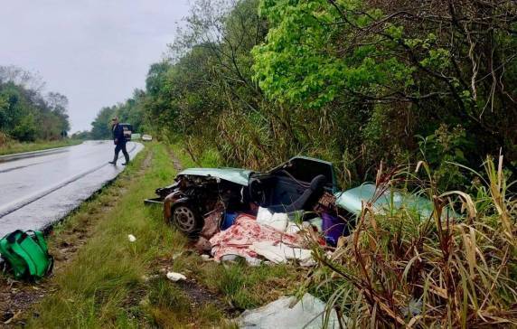 Colisão entre carro e carreta deixou vítima fatal e bloqueou rodovia entre Ronda Alta e Rondinha