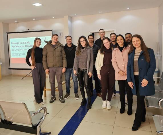Capacitação reuniu médicos da Unidade São José para atualização em urgência e emergência, fortalecendo a qualidade e a humanização do atendimento