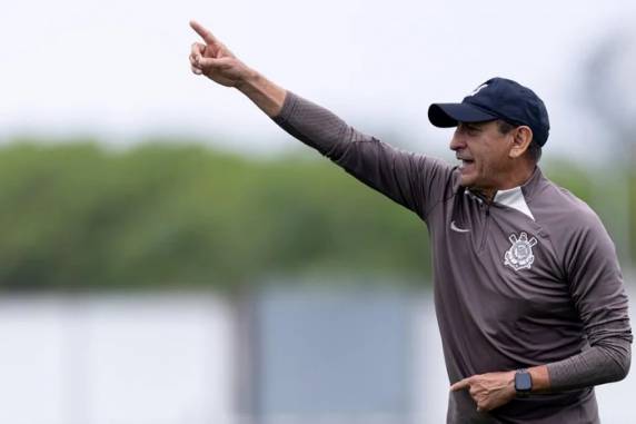 Ramón Díaz é o técnico escolhido para melhorar o desempenho do time no Brasileirão