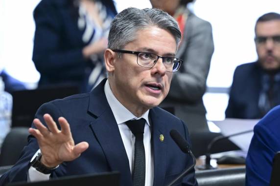 Texto recebeu 26 votos contrários em análise na comissão nesta quarta-feira e deve ser arquivado por Alcolumbre