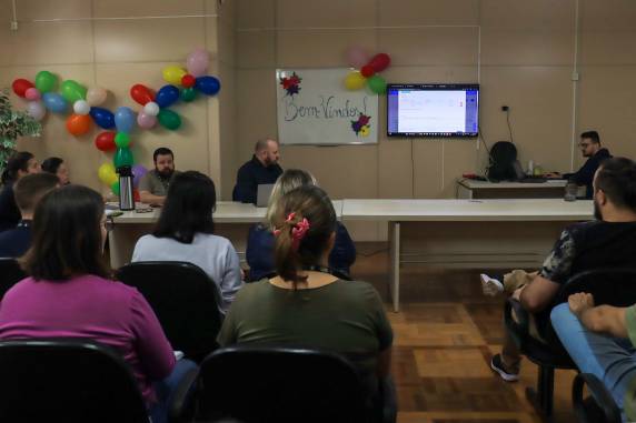 Mapeamento de processos e configuração do sistema começaram em julho; previsão de início das operações em 29 de setembro; compras públicas também serão digitalizadas.