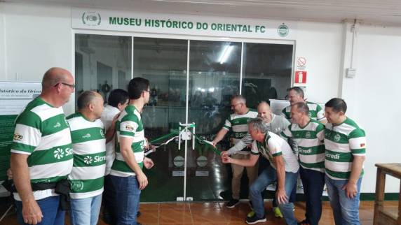 Espaço preserva troféus, fotos e memórias dos 100 anos de história do clube três-maiense