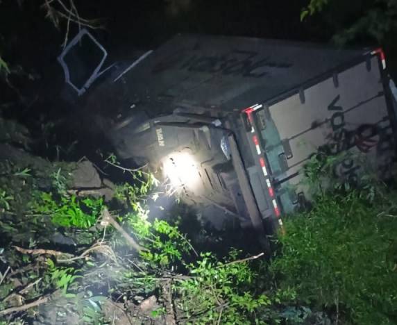 Acidente na BR-285 deixa duas pessoas com ferimentos leves na madrugada desta quarta-feira (1º)