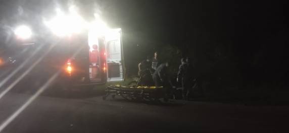 Acidente ocorreu na localidade de Poço Traíra; condutora de 30 anos foi socorrida pelos Bombeiros