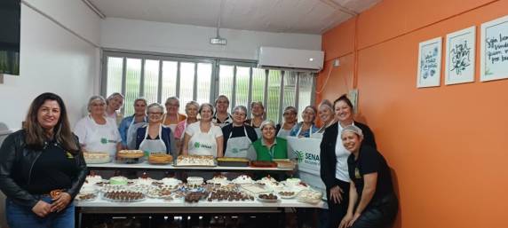Parceria entre SENAR/RS e Secretaria de Assistência Social capacita moradores de Boa Vista do Buricá em curso de Tortas e Docinhos Caseiros, incentivando a geração de renda e o desenvolvimento local.