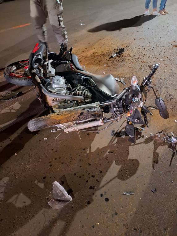 Condutor da motocicleta foi socorrido e encaminhado ao Hospital de Clínicas