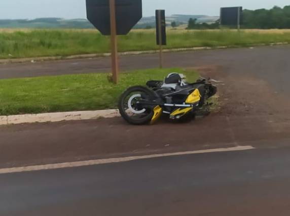 Colisão ocorreu em frente ao posto Fenasoja; vítimas foram encaminhadas para a UPA