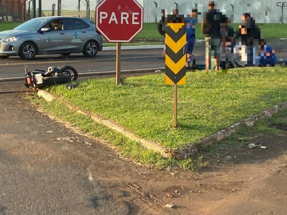 Colisão ocorreu em frente ao posto Fenasoja; vítimas foram encaminhadas para a UPA