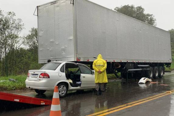 Acidente foi registrado na Rua Líbera Boff, no bairro Jardim das Hortênsias