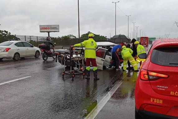 Acidente ocorreu por volta das 6h próximo ao acesso à BR-116