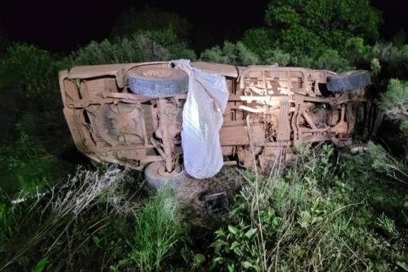 O homem de 79 anos também foi vítima dos insetos enquanto tentava socorrer a filha. Ele estava internado na UTI do Hospital Nossa Senhora da Oliveira, contudo não resistiu às reações das picadas