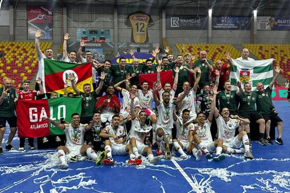 Galo conquistou o troféu neste sábado, ao aplicar 5 a 3 nos paulistas, na Arena Sorocaba