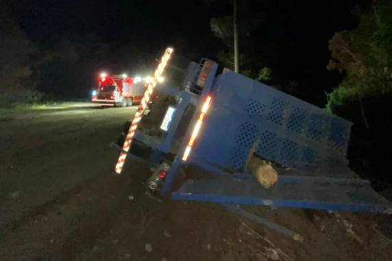 Veículo em que elas estavam era dirigido pelo pai da criança e esposo da mulher. Ele foi socorrido pelos bombeiros em estado grave