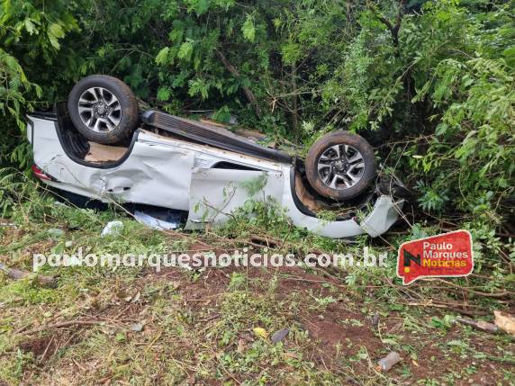Motorista de caminhonete Toyota SW4 foi socorrido e encaminhado ao Hospital São Vicente de Paulo