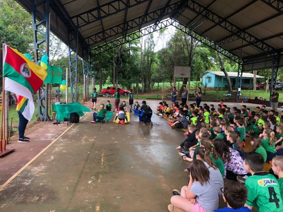 A Copa Caúna de Futsal tem se consolidado como uma das ações mais significativas do calendário escolar