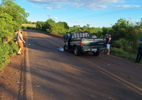 Acidente ocorreu próximo à ponte do Rio Santo Cristo na noite de quinta-feira (31)
