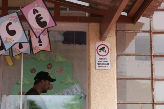 Em 8 de julho, adolescente de 16 anos entrou na instituição e esfaqueou alunos. Uma criança de nove anos morreu