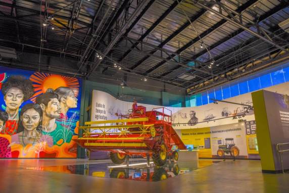 Memorial da Evolução Agrícola celebra o aniversário da SLC 65-A, a primeira colheitadeira automotriz produzida no país