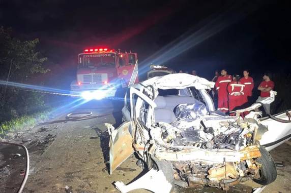 Colisão entre automóvel e trator ocorreu próximo à comunidade de Linha Raia do Pessegueiro