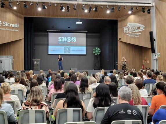 Promotoria de Justiça Especializada promove formação sobre o Projeto Sin@is, reforçando a atuação integrada das redes de educação, saúde, assistência social e segurança pública.