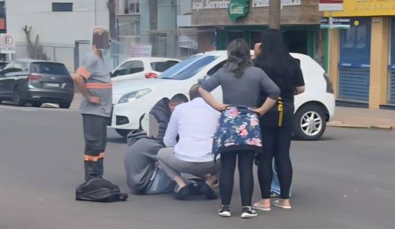 Condutor de Fiat Uno fugiu após colisão no bairro Boqueirão