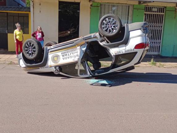 Policial ficou ferido e precisou de atendimento médico