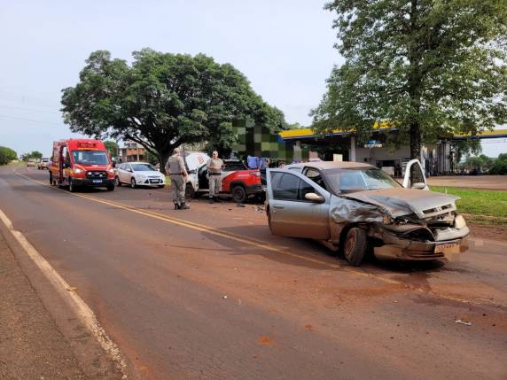 Colisão entre dois veículos mobilizou o Corpo de Bombeiros e a Brigada Militar na manhã desta quinta-feira (13)